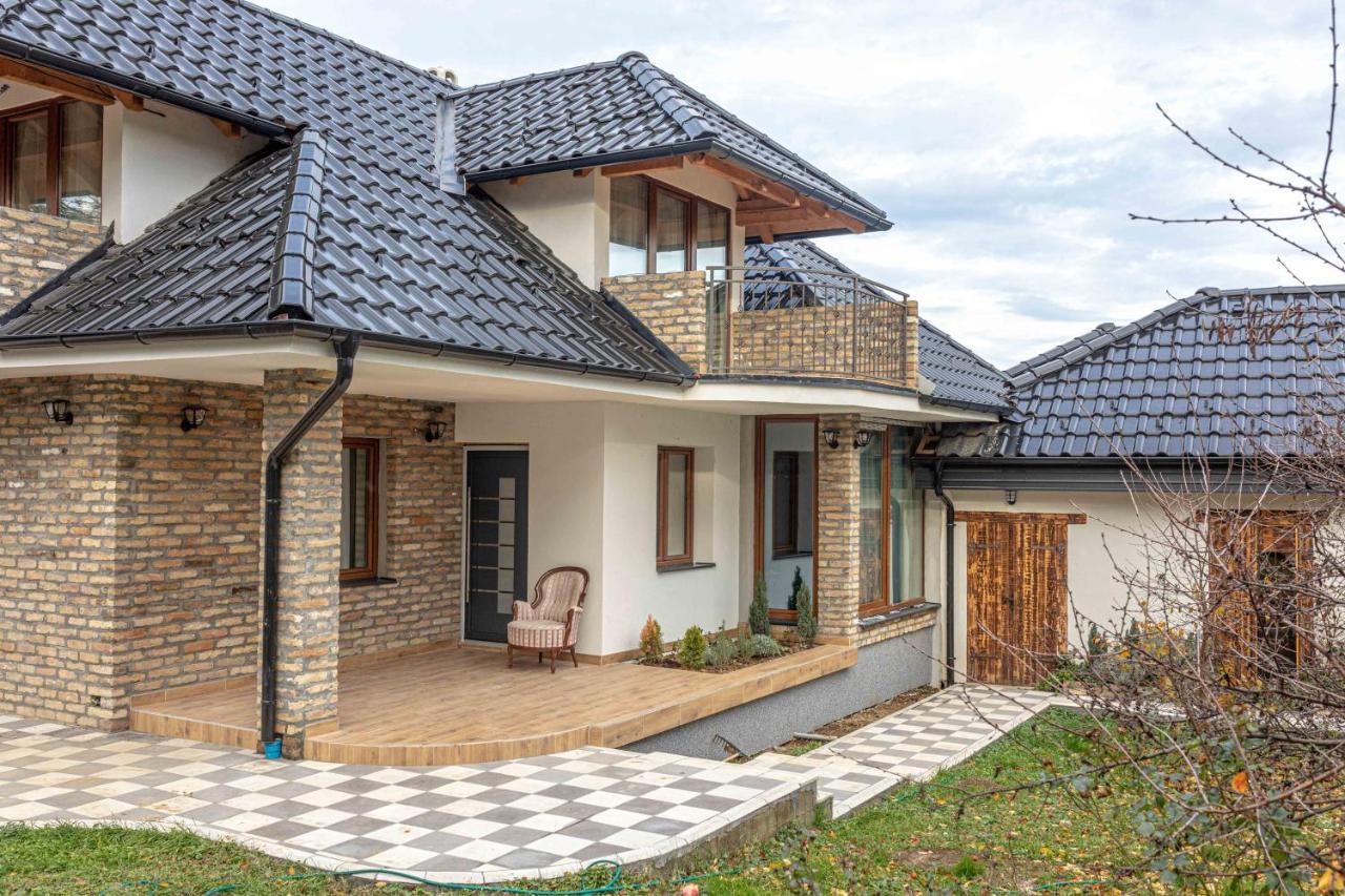 City Escape Luxury Villa Zuce ภายนอก รูปภาพ
