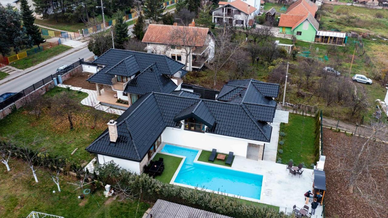 City Escape Luxury Villa Zuce ภายนอก รูปภาพ
