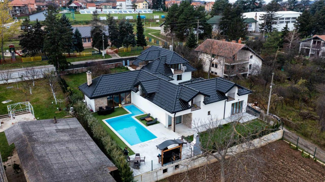 City Escape Luxury Villa Zuce ภายนอก รูปภาพ