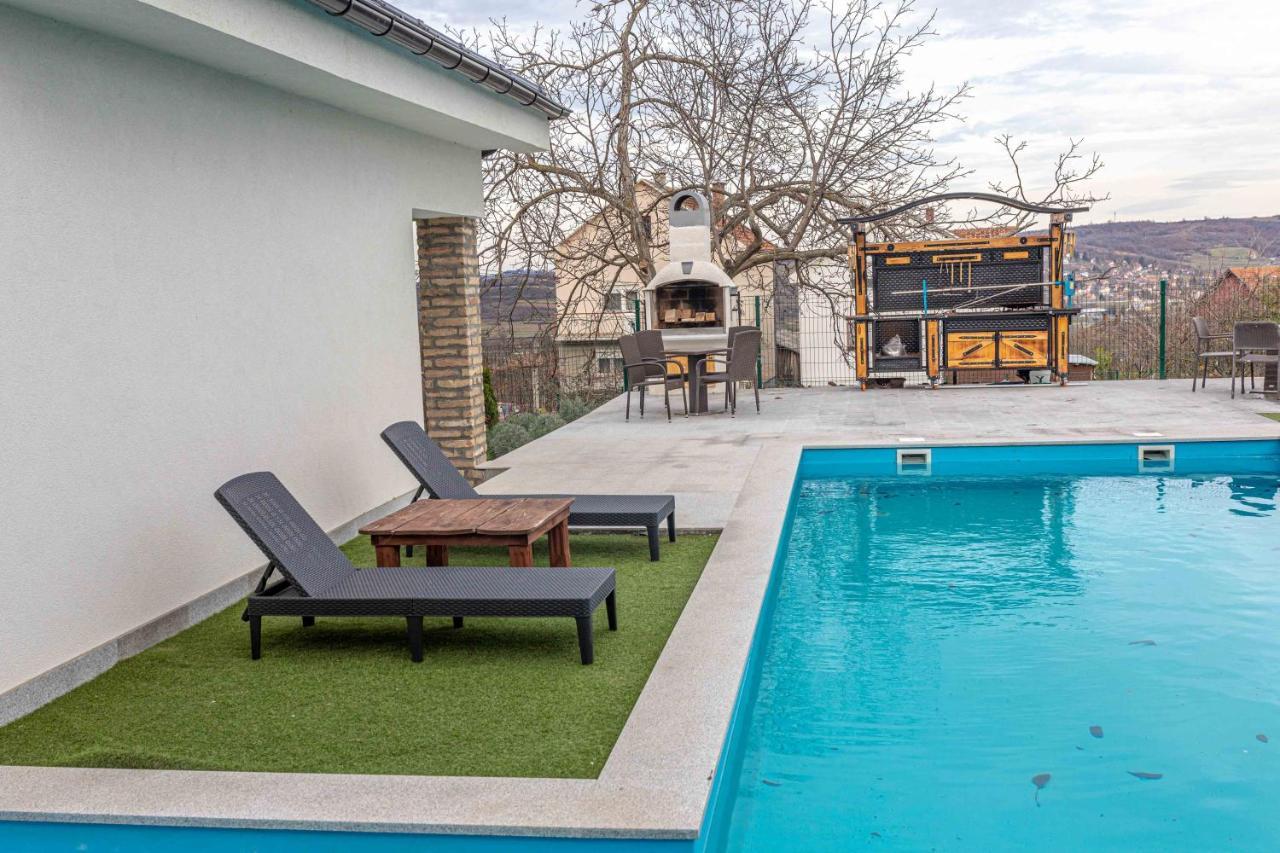 City Escape Luxury Villa Zuce ภายนอก รูปภาพ