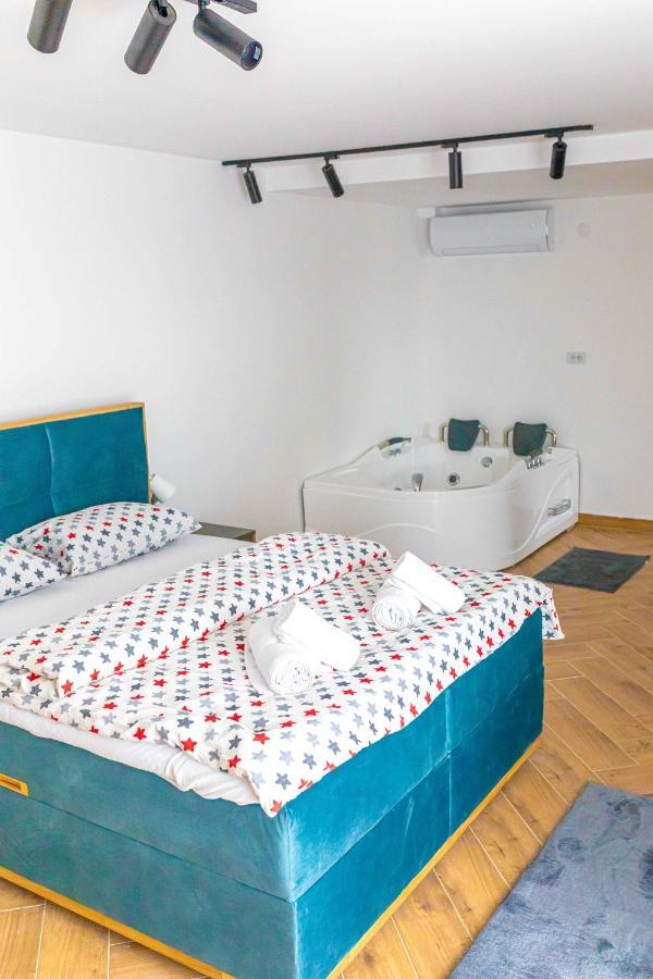 City Escape Luxury Villa Zuce ภายนอก รูปภาพ