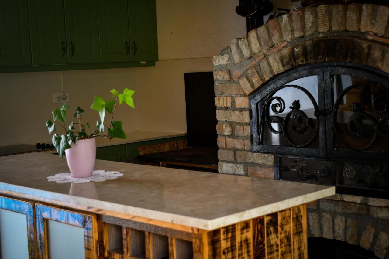 City Escape Luxury Villa Zuce ภายนอก รูปภาพ