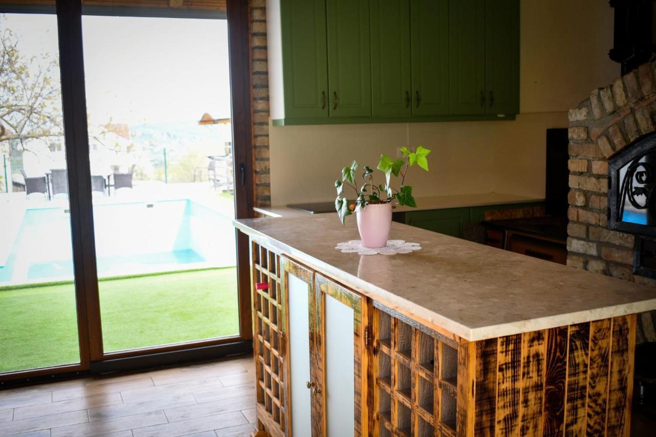 City Escape Luxury Villa Zuce ภายนอก รูปภาพ